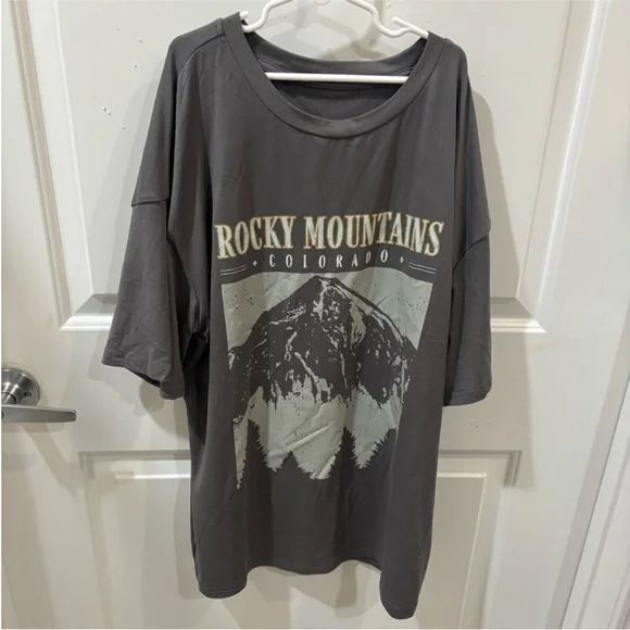 NEW Rocky Mountains Graphic Tee - Black - Picture 3 of 4